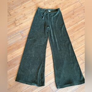 The Zephyra Flare Pants in lush terry toweling
Color Green Sz XS